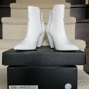 KENNETH COLE SIZE 6  - Pointed Heel Shoes, OG Box